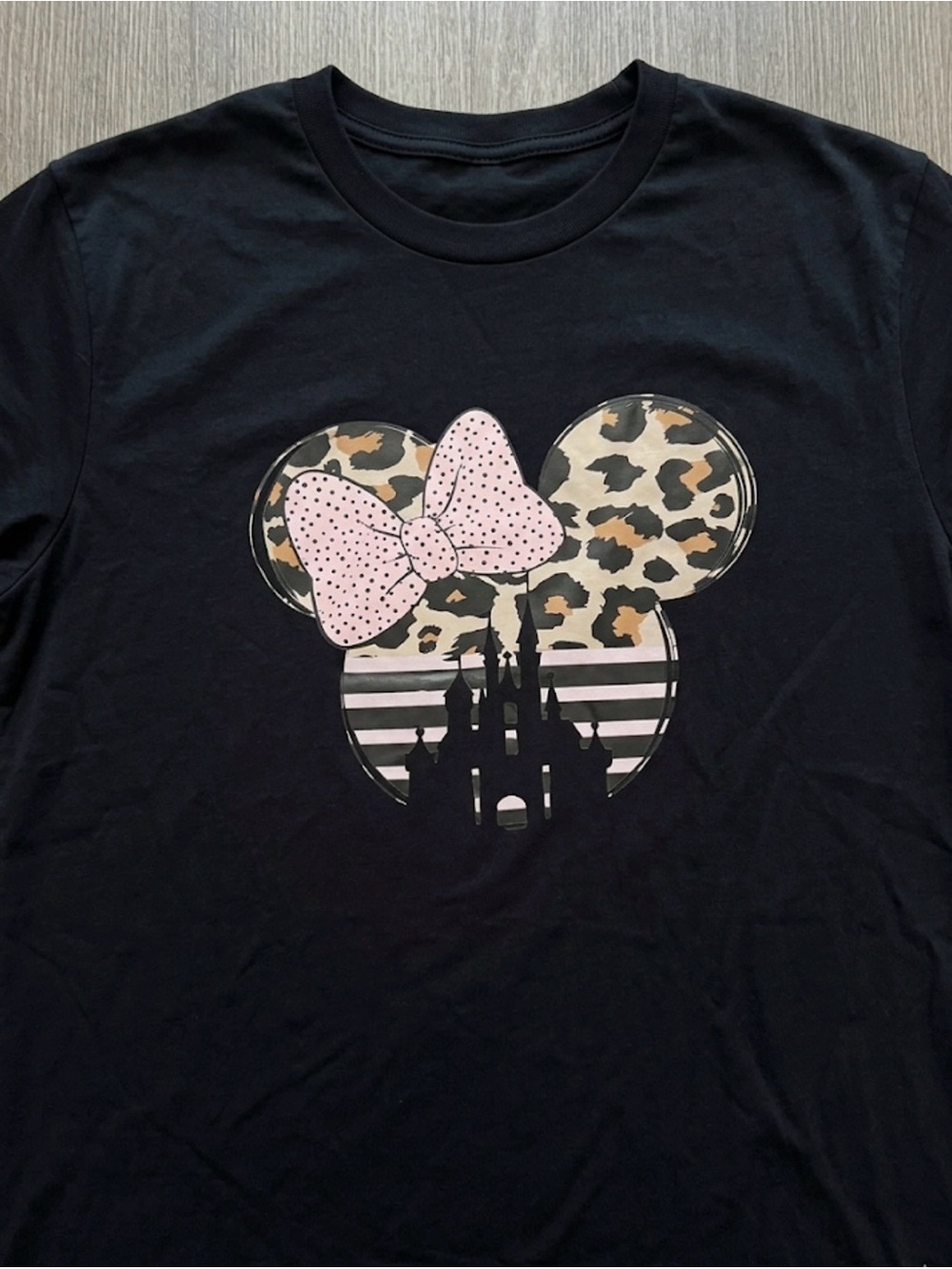 Black Short-Sleeve Tee with Leopard Mouse Silhouette and Pink Bow